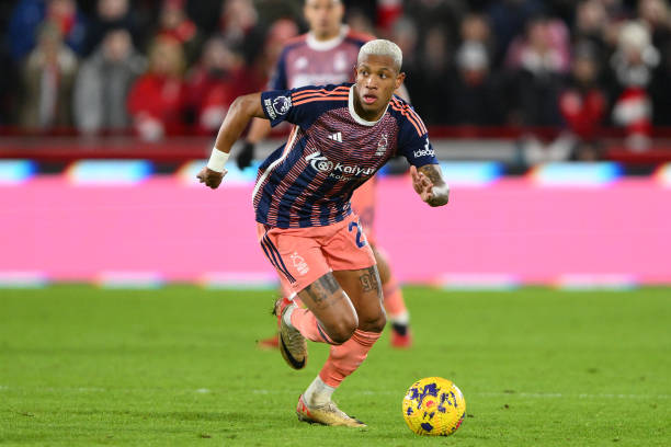 在巨大分歧 在巨大分歧